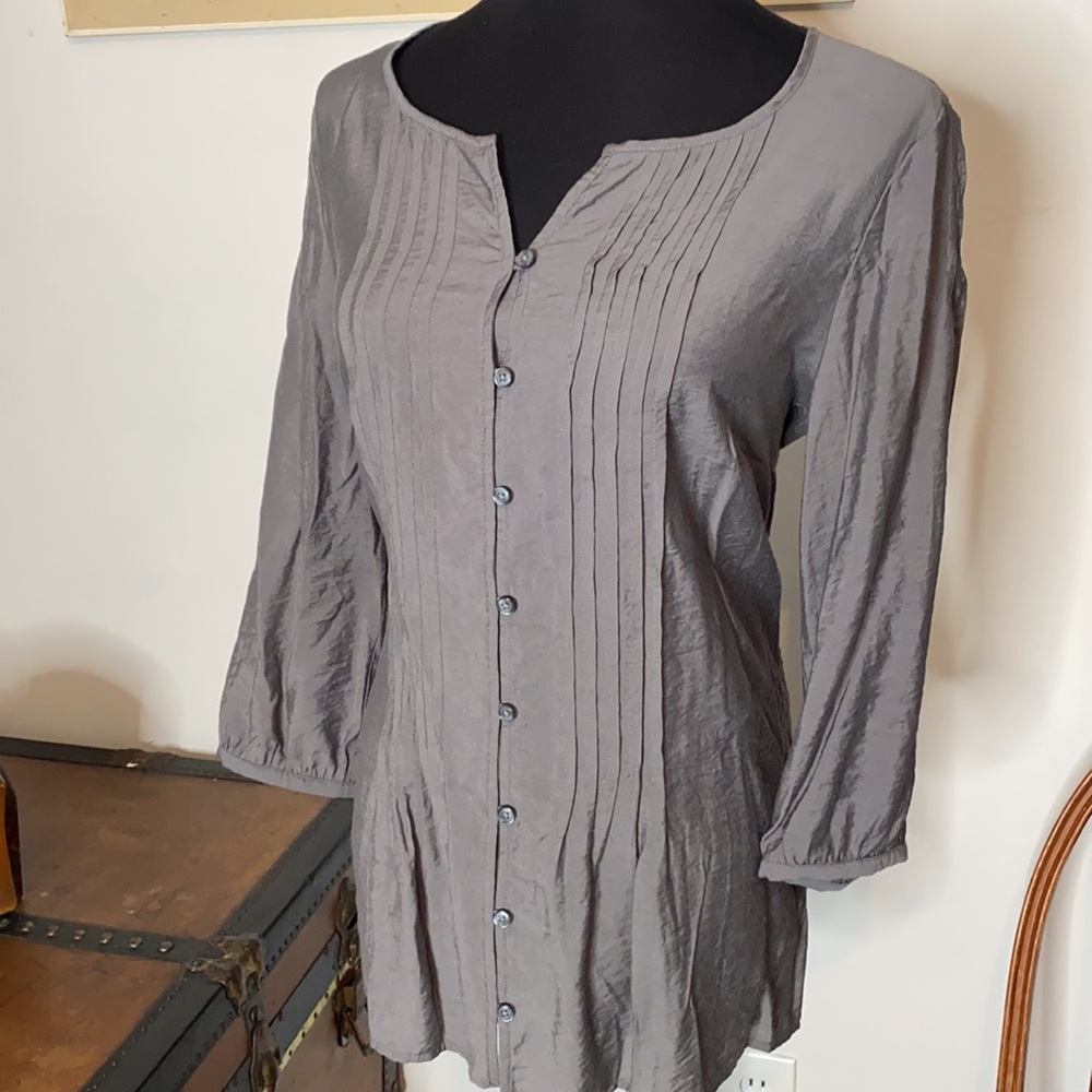 - Bass Grey 3/4 Sleeve Button Up Blouse